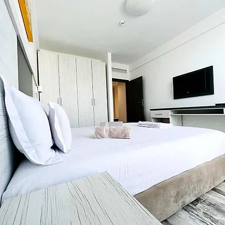 Casa Micle - Free Private Parking 4* Craiova